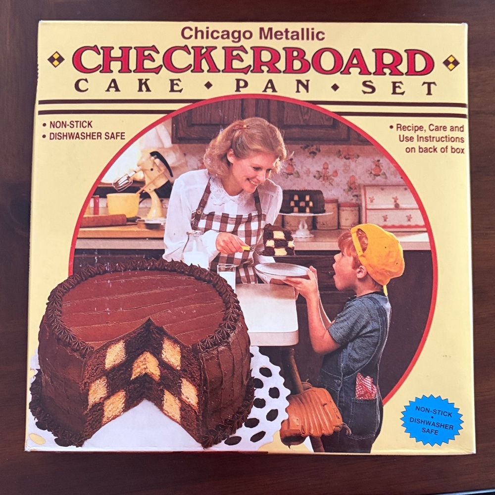 Chicago Metallic Checkerboard Cake Pan Set - Black